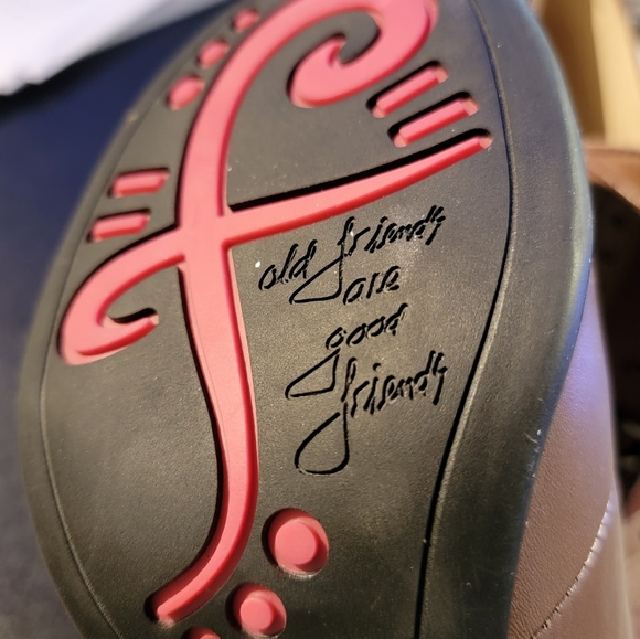 Near mint John Fluevog brown leather brogued style lace-up heel - Picture 4 of 5